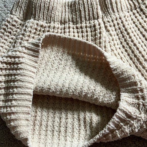 High Waisted Cream Waffle Plus Soft Shorts S - Picture 4 of 4